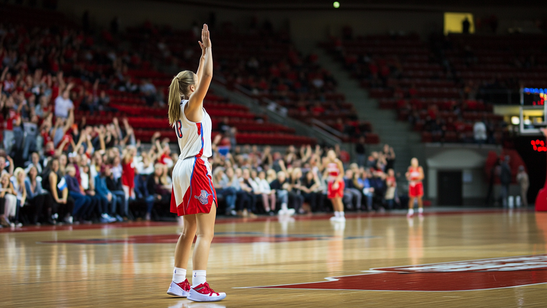 5年砸出32亿估值,蔡崇信投出了女子体育天花板